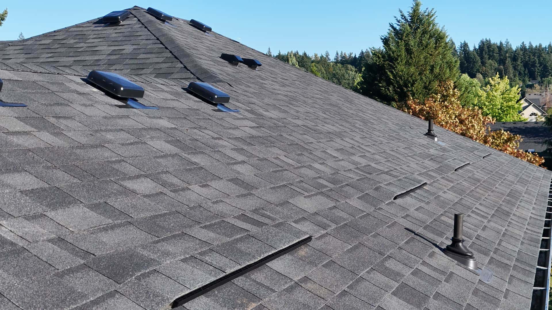 New asphalt shingle roof replacement on a Clark County, WA home