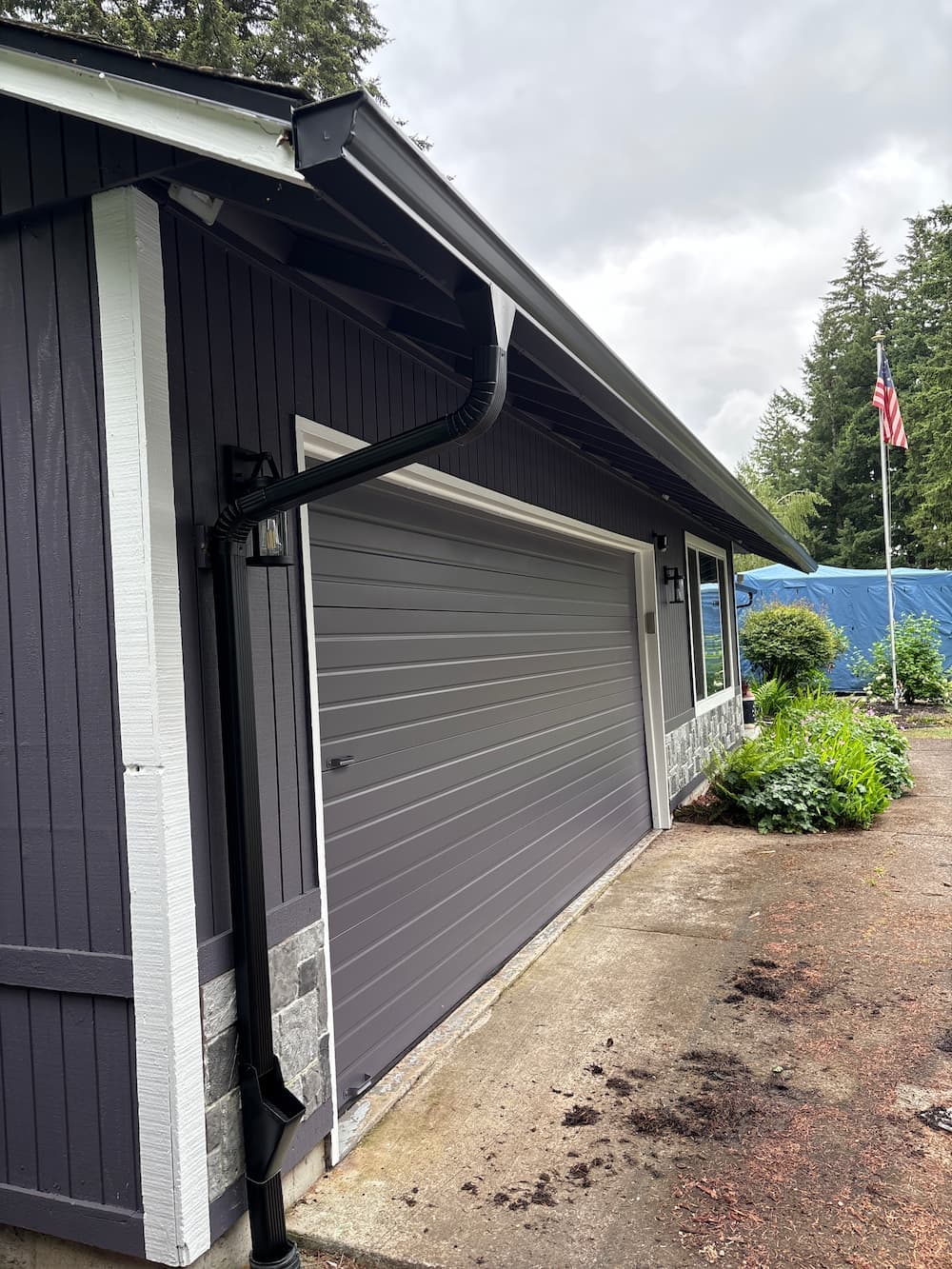 After gutter replacement - new seamless aluminum gutters in Vancouver WA