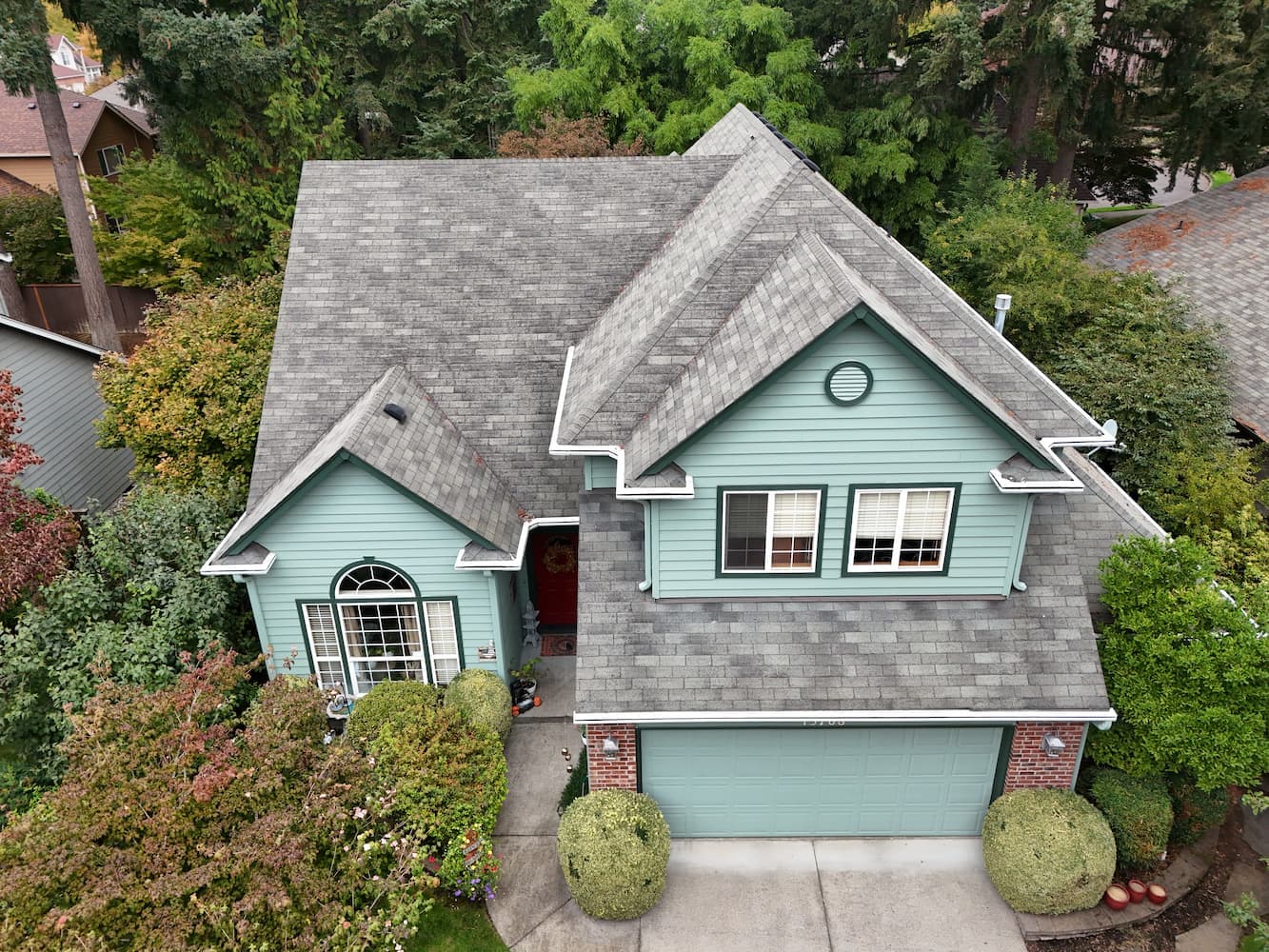 Before roof replacement - old worn roof in Vancouver WA