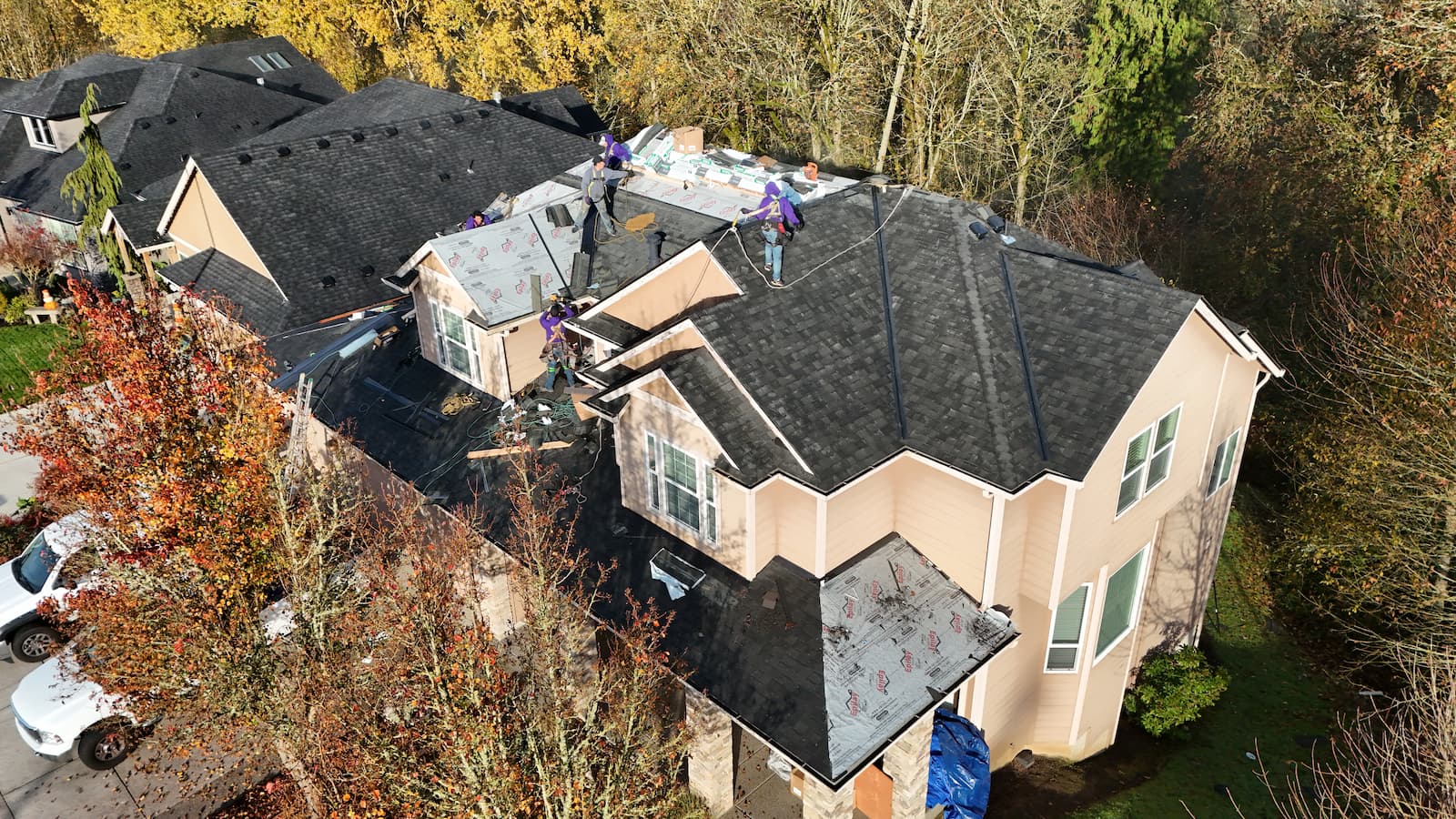 Overhead view of Vista Malarkey shingle installation