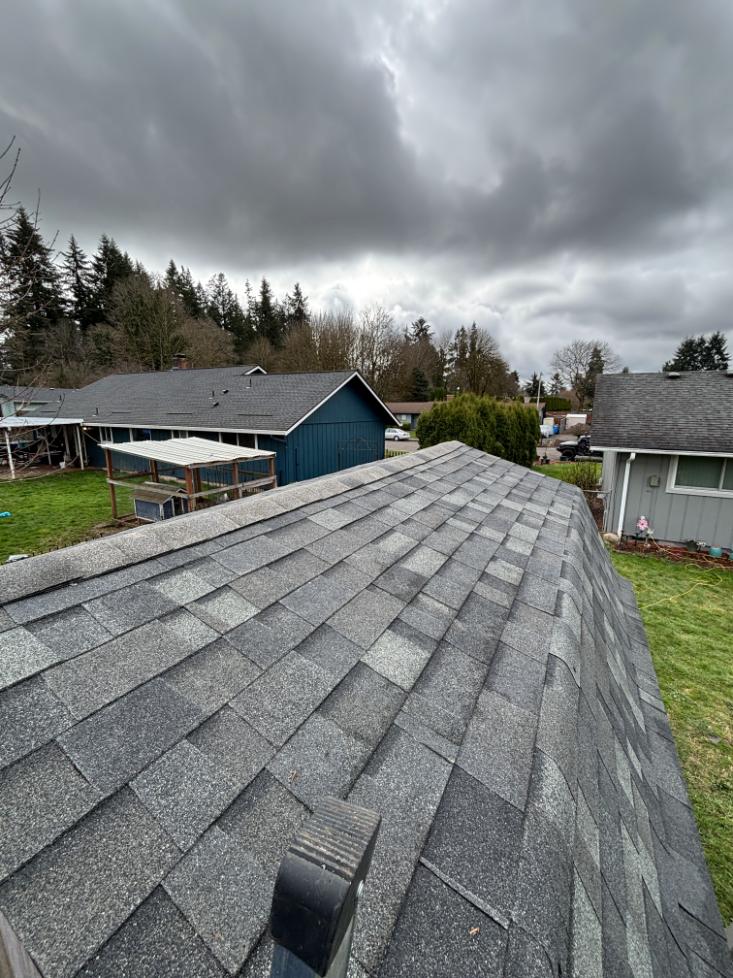 Completed professional roofing project in Ridgefield, WA
