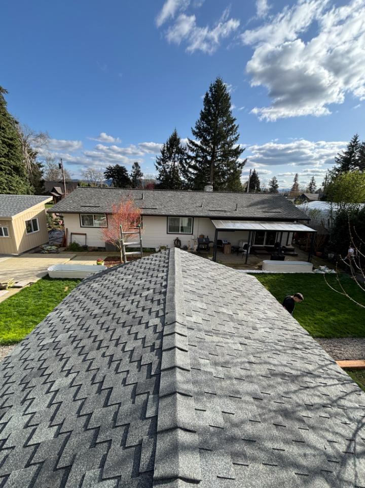 Roof and siding project completed in Longview, WA