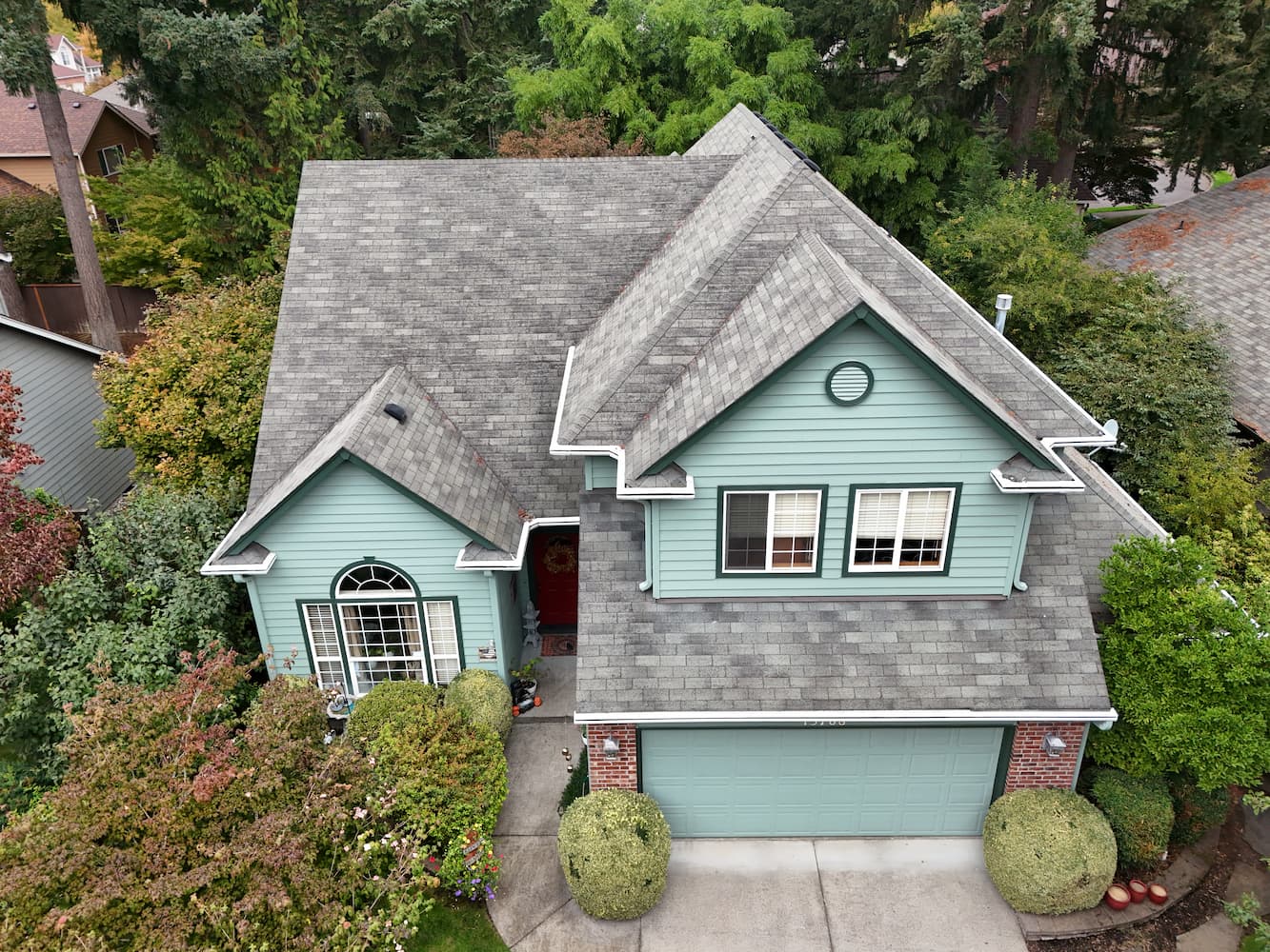 Before roof replacement - old worn roof in Vancouver WA